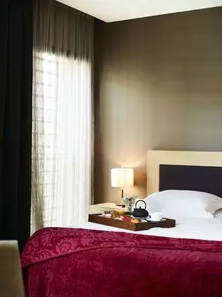 Büyük Yataklı Tek Kişilik Oda