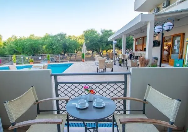 Standard Üç Kişilik Oda, Balkon