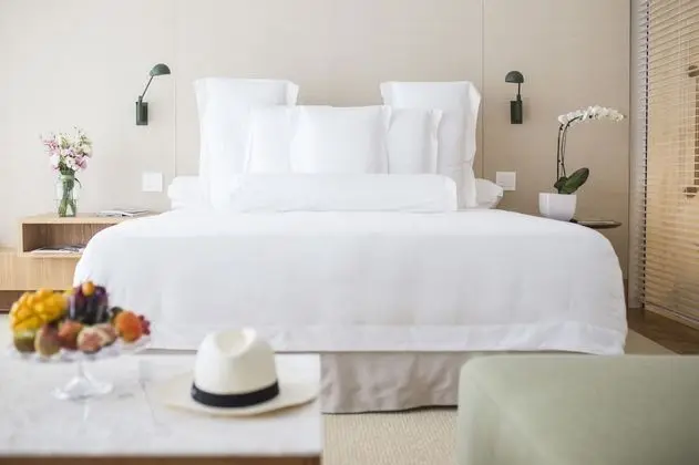 Ocean Junior Suite King Size Bed