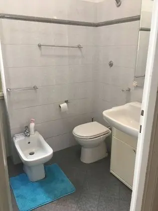 Tek Kişilik Oda, Ortak Banyo