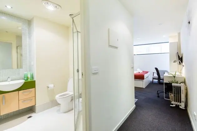 Basic Stüdyo, Özel Banyo