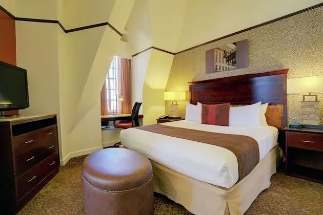Süit, 1 En Büyük (King) Boy Yatak, Buzdolabı, Şehir Manzaralı (The Duke Suite)
