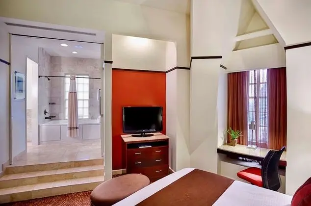 Süit, 1 En Büyük (King) Boy Yatak, Buzdolabı, Şehir Manzaralı (The Duke Suite)