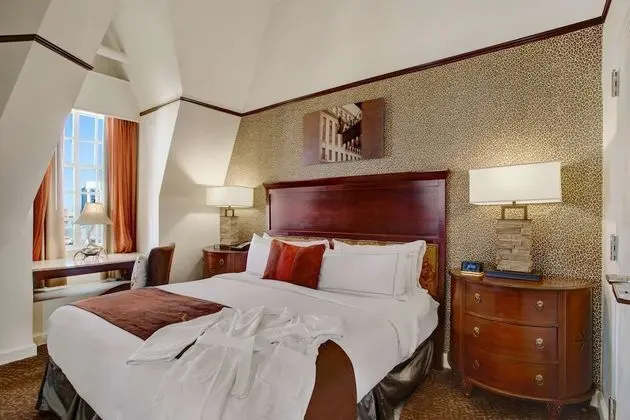 Süit, 1 En Büyük (King) Boy Yatak, Buzdolabı, Şehir Manzaralı (The Duke Suite)