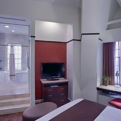 Süit, 1 En Büyük (King) Boy Yatak, Buzdolabı, Şehir Manzaralı (The Duke Suite)