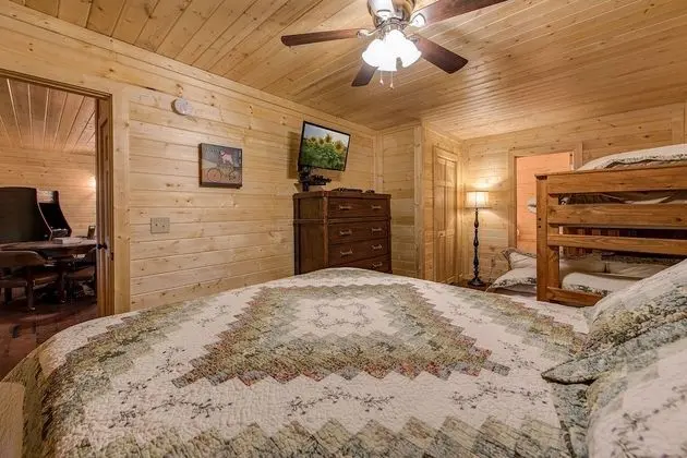 Kulübe (Emily's Hideaway)