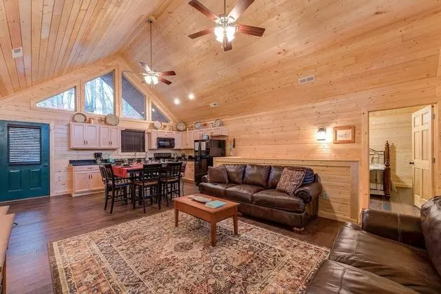 Kulübe (Emily's Hideaway)
