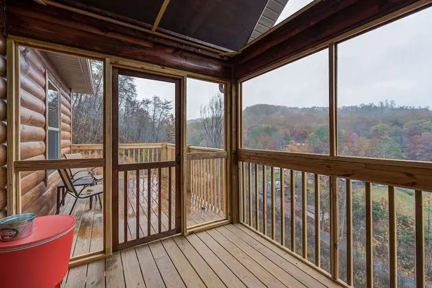Kulübe (Emily's Hideaway)