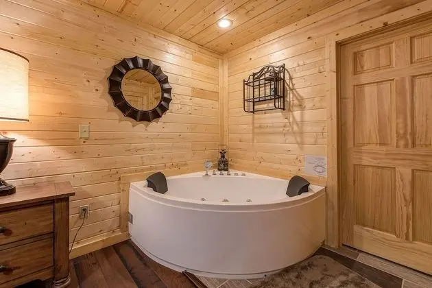 Kulübe (Emily's Hideaway)