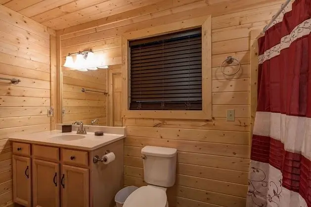Kulübe (Emily's Hideaway)