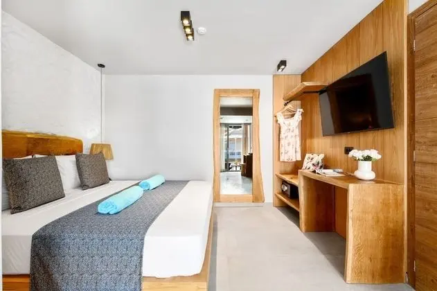 Garden View Double Room with Jacuzzi