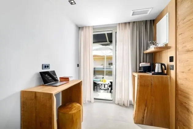 Garden View Double Room with Jacuzzi