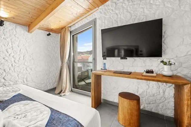 Garden View Loft Room