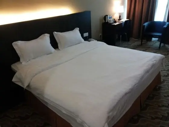Deluxe Oda, 1 En Büyük (King) Boy Yatak (Free Pick Up and Drop Off)