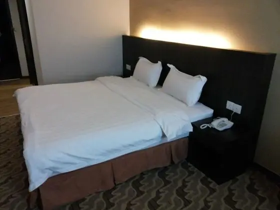 Deluxe Oda, 1 En Büyük (King) Boy Yatak (Free Pick Up and Drop Off)