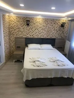Tek Büyük Yataklı Oda