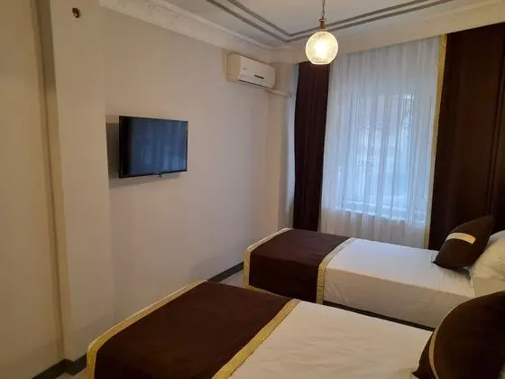 Economy Twin Room, 2 Twin Beds, Private Bathroom, Basement Floor (4 People) (Age 18-40)