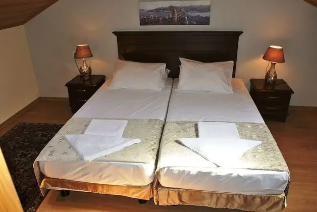 Economy Penthouse, 2 Twin Beds, Mezzanine