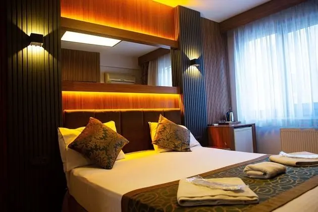 Deluxe Tek Büyük Yataklı Oda