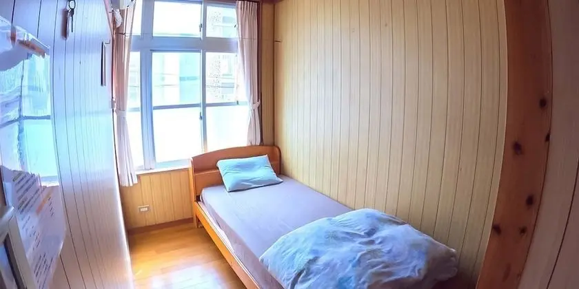 Tek Kişilik Oda, Ortak Banyo