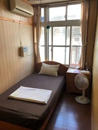 Tek Kişilik Oda, Ortak Banyo