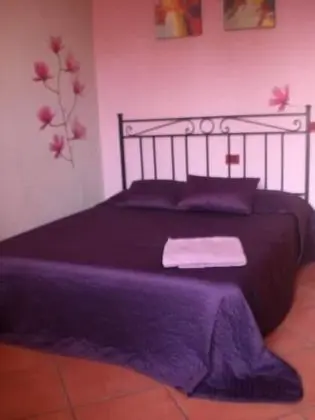 Tek Büyük Yataklı Oda, Ortak Banyo