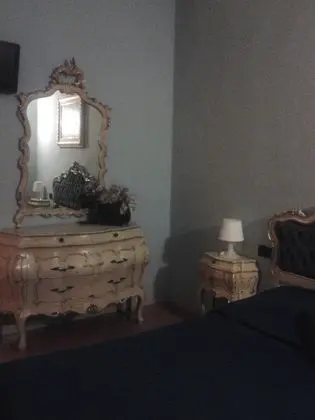 Tek Büyük Yataklı Oda, Ortak Banyo