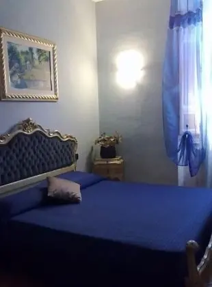 Tek Büyük Yataklı Oda, Ortak Banyo