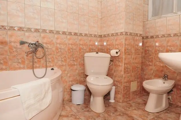 Business Tek Büyük veya İki Ayrı Yataklı Oda