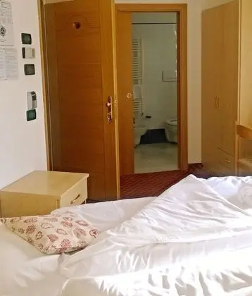 Üç Kişilik Oda