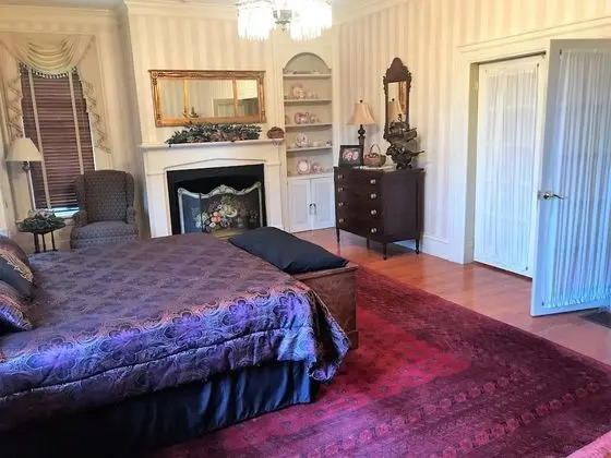 Oda, Özel Banyo (Sydney's Suite (Springfield))