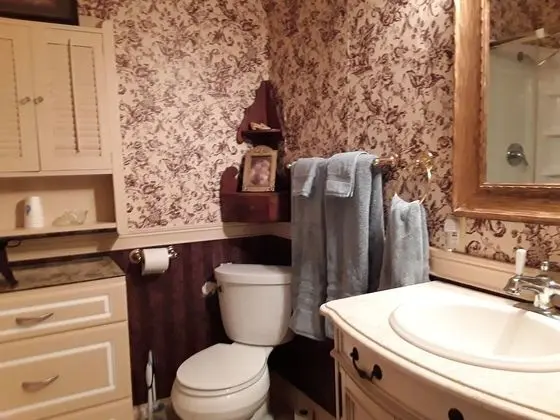 Oda, Özel Banyo (Sydney's Suite (Springfield))