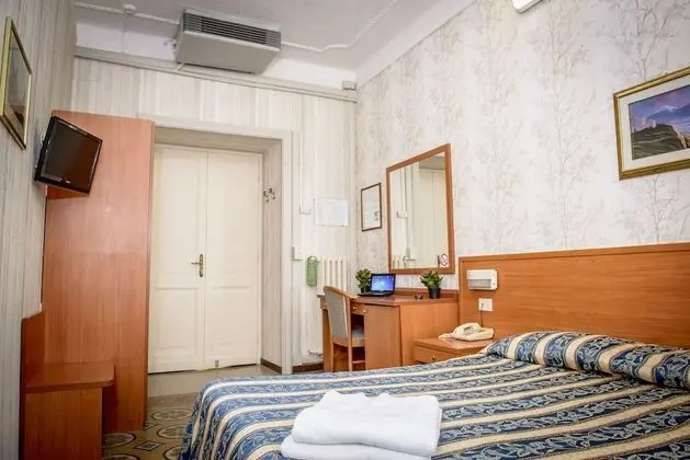 Tek Büyük veya İki Ayrı Yataklı Oda