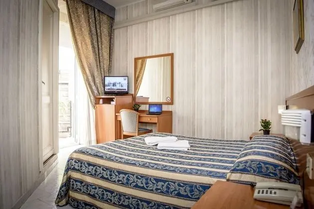 Tek Büyük veya İki Ayrı Yataklı Oda