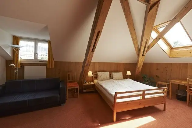 Classic Tek Büyük Yataklı Oda