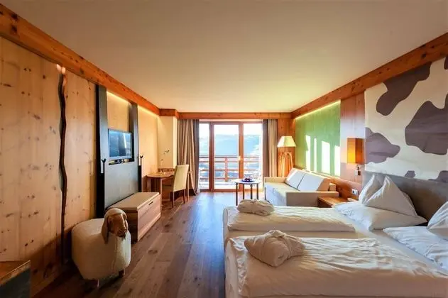 Junior Tek Büyük veya İki Ayrı Yataklı Oda, Balkon, Vadi Manzaralı