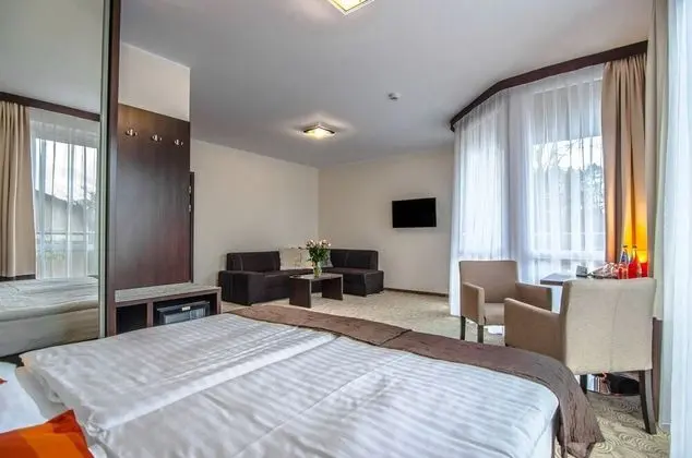 Family Dört Kişilik Oda, 1 Yatak Odası, Buzdolabı, Kısmi Göl Manzaralı