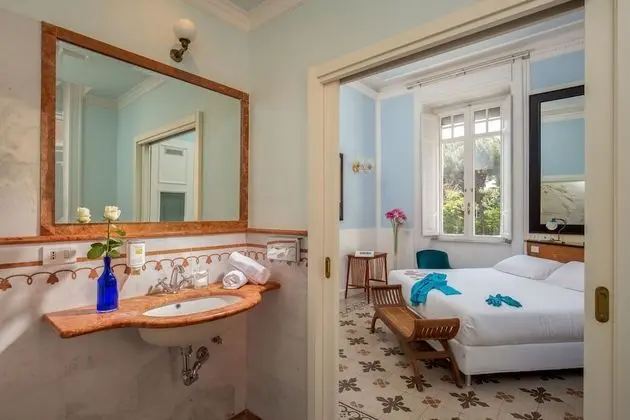 Comfort Tek Büyük Yataklı Oda