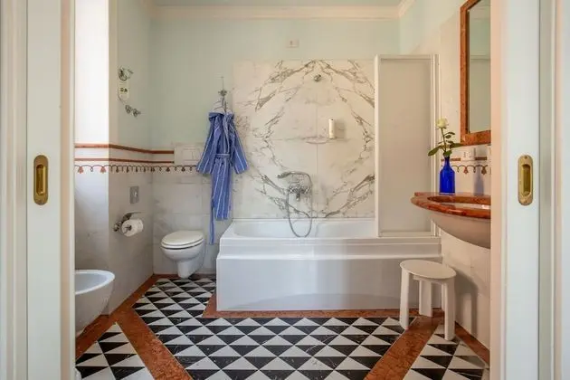 Comfort Tek Büyük Yataklı Oda