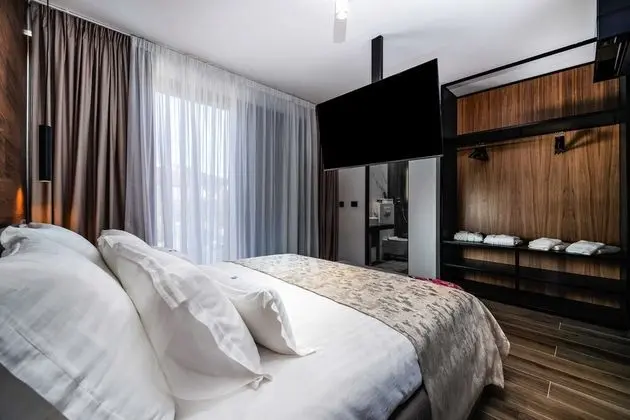 Villa (Five Bedroom villa with Pool)