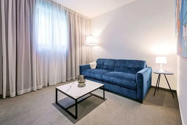 Villa (Five Bedroom villa with Pool)