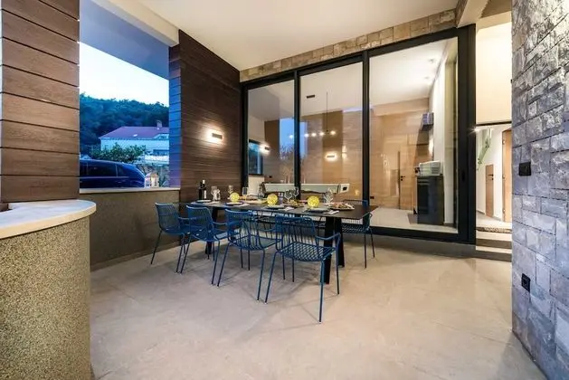 Villa (Five Bedroom villa with Pool)