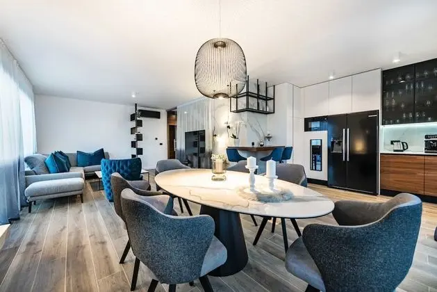 Villa (Five Bedroom villa with Pool)