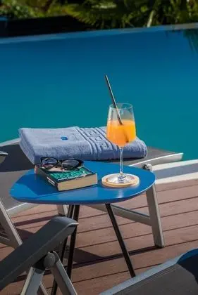 Villa (Five Bedroom villa with Pool)