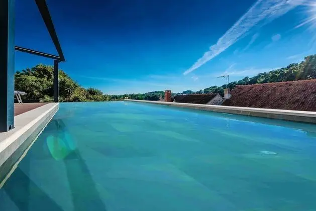 Villa (Five Bedroom villa with Pool)