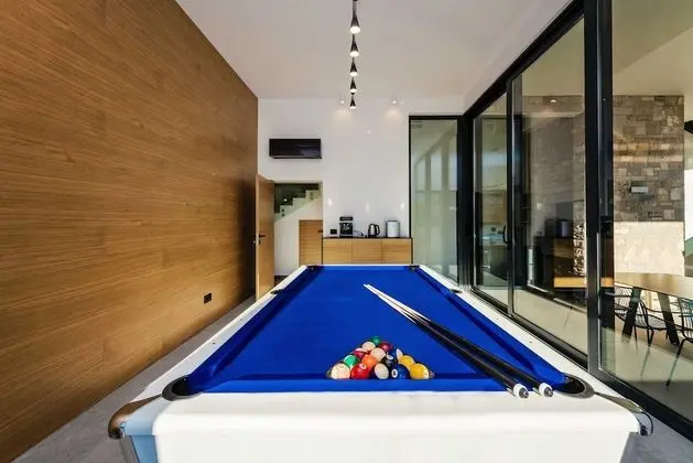 Villa (Five Bedroom villa with Pool)