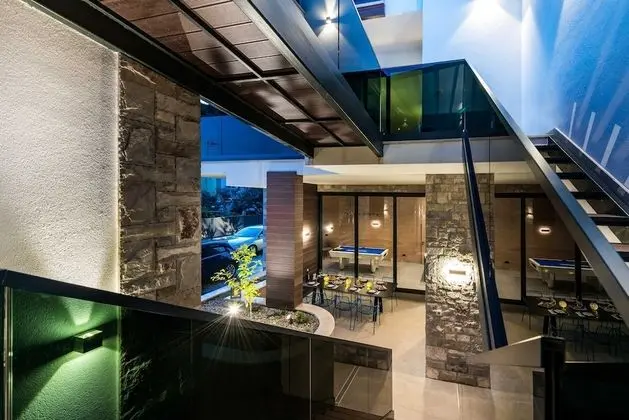 Villa (Five Bedroom villa with Pool)