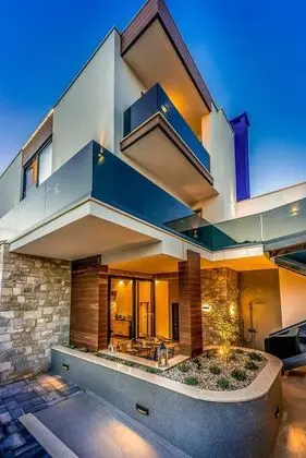Villa (Five Bedroom villa with Pool)