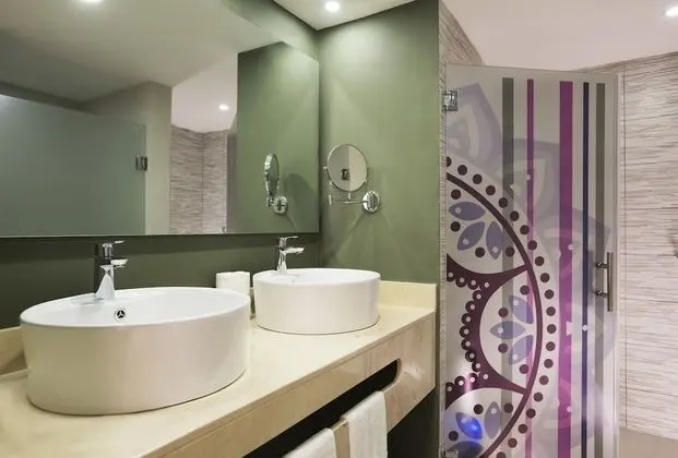 Deluxe Family Room 1 Pax
