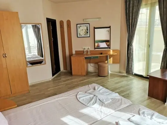 Standard Tek Büyük veya İki Ayrı Yataklı Oda, Sigara İçilmez